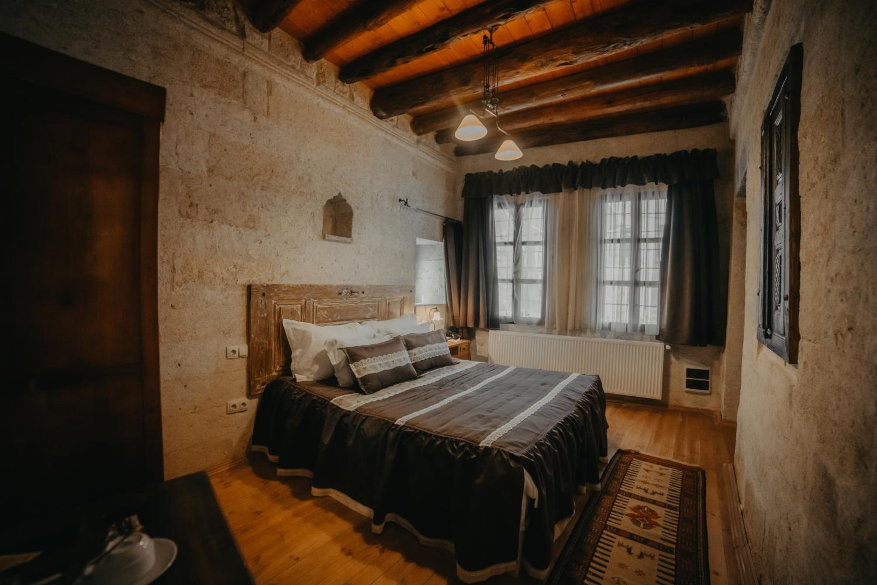 Cave, Standard، Dere Suites 2/8