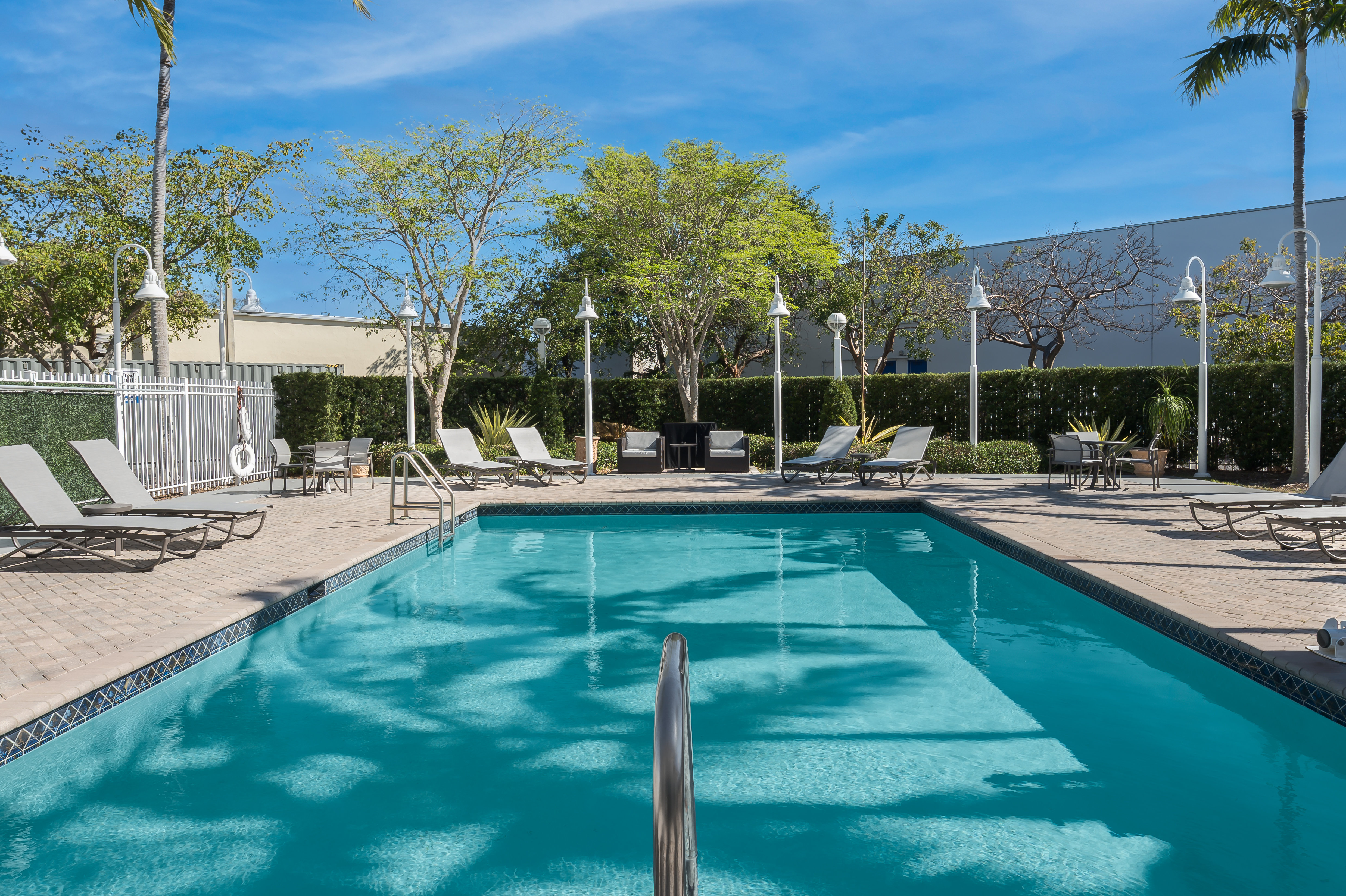 Holiday Inn Express and Suites Kendall 44/77