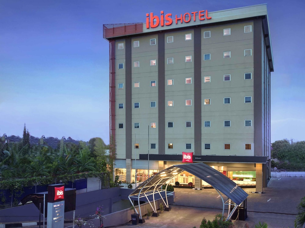 IBIS BALIKPAPAN 4/66