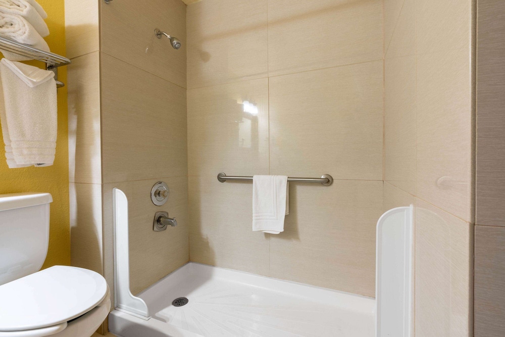 Sutton Suites Hotel 37/38
