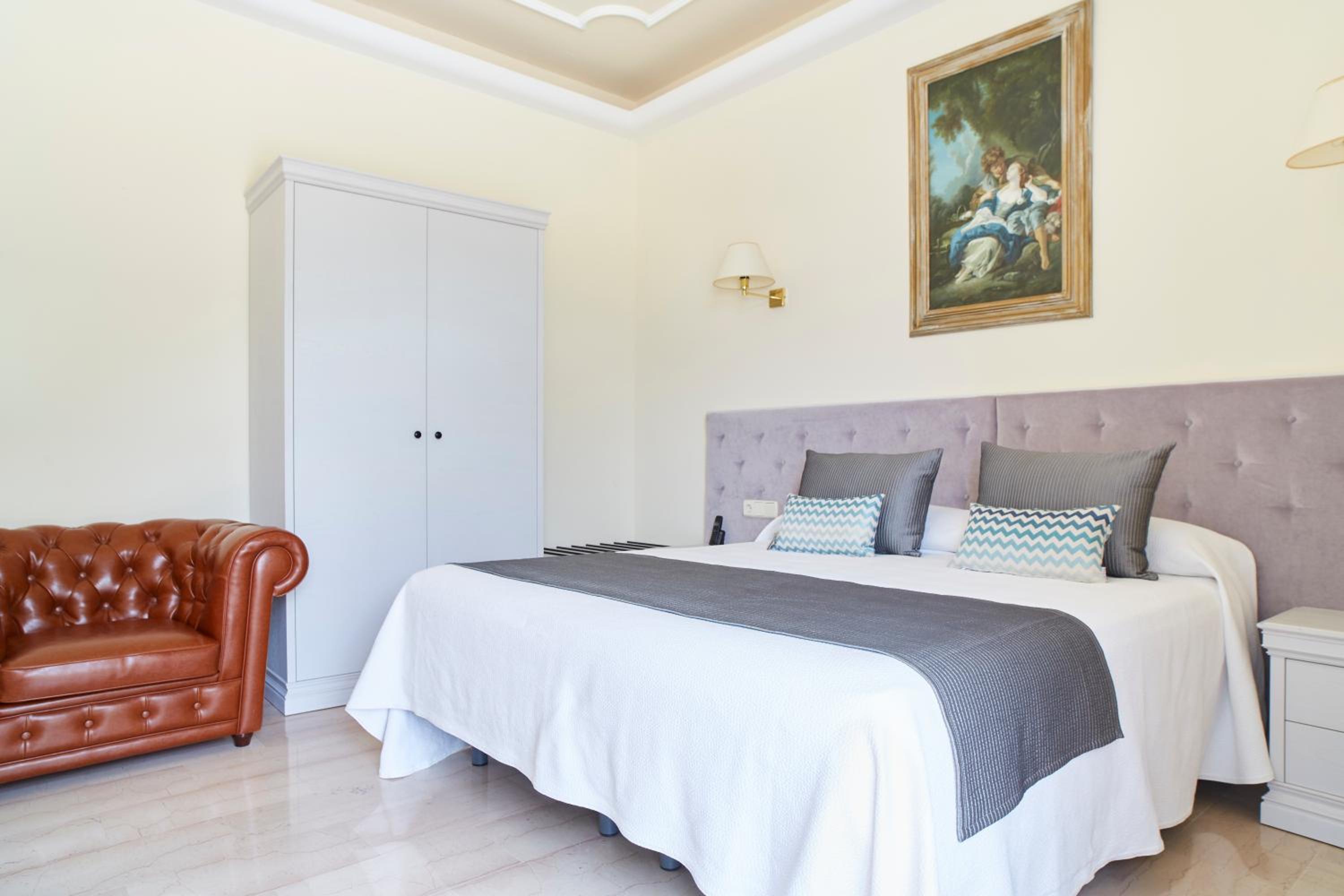 Superior, Queen Bed, Sea View