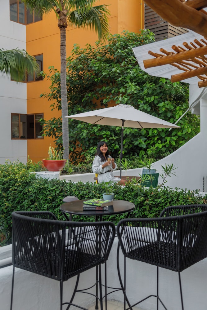 Amaca Hotel Puerto Vallarta 59/76