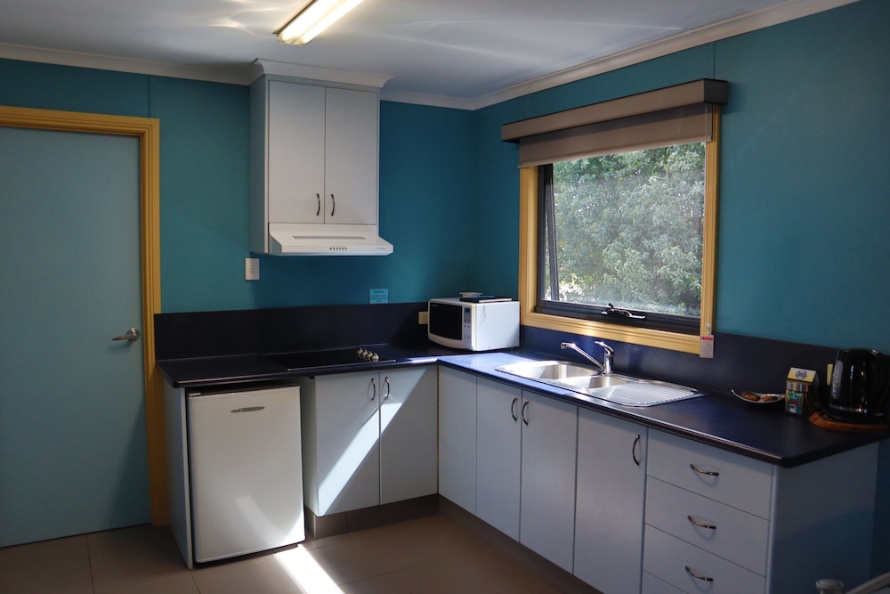 Strahan Bungalows 44/44
