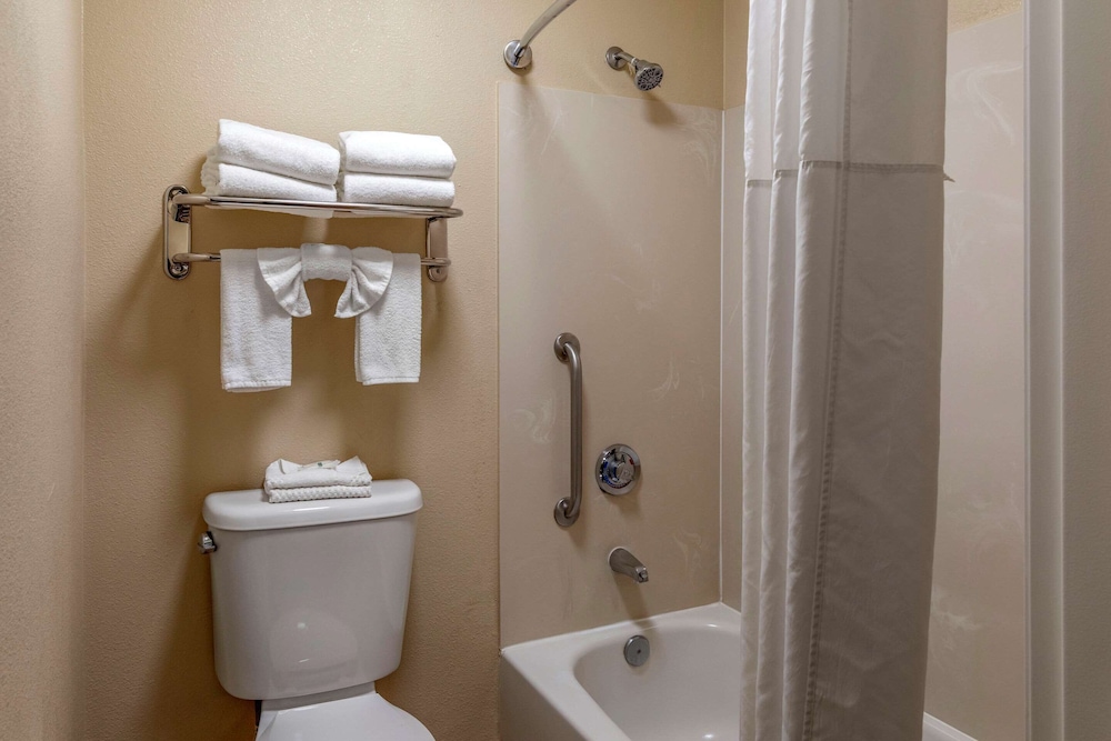 Quality Inn Placentia Anaheim Fullerton 14/50