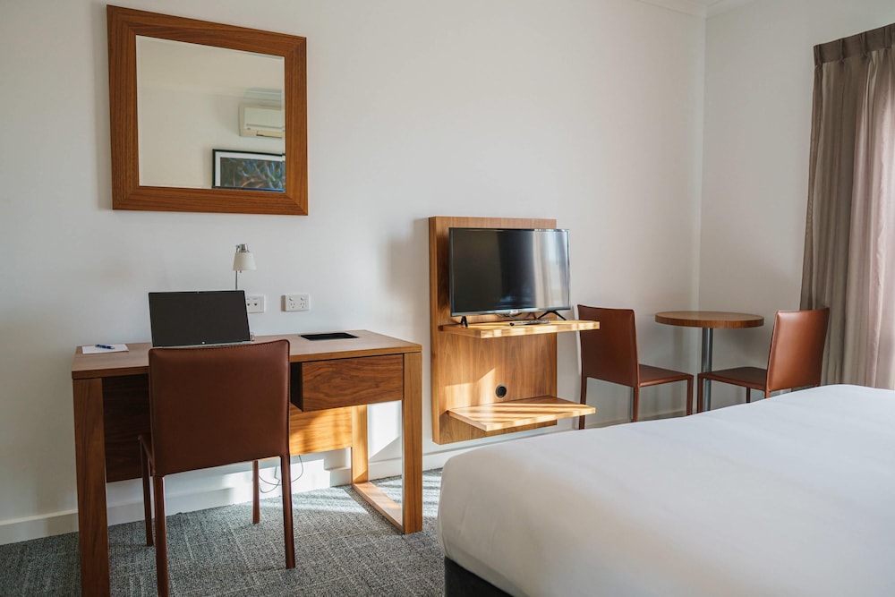 Efficiency, Multiple Beds, Accessible، MainStay Suites Whyalla 4/10