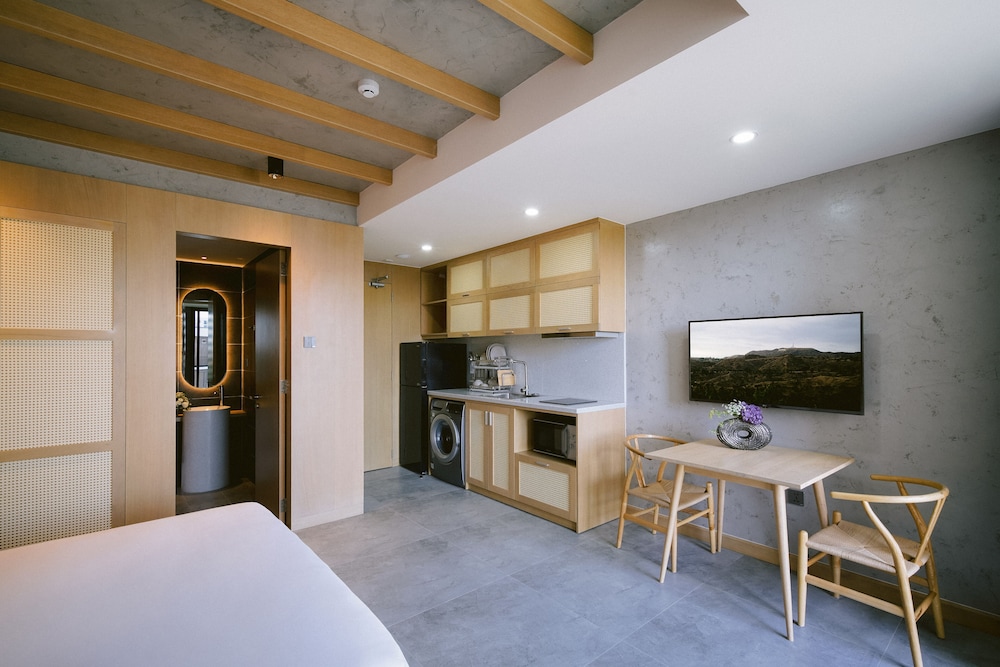 Shi House by Haviland 48/54