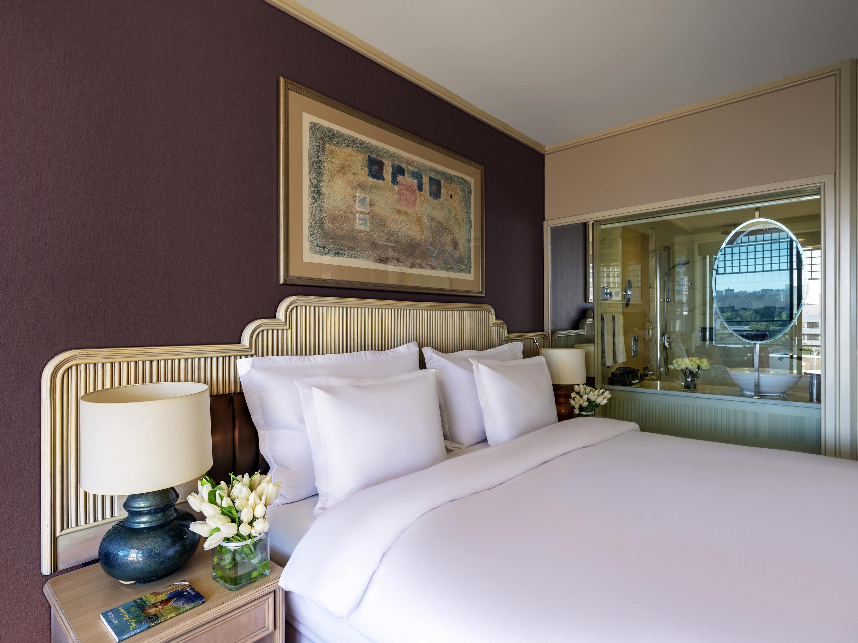 Standard, King Bed, Lateral Side Sea View