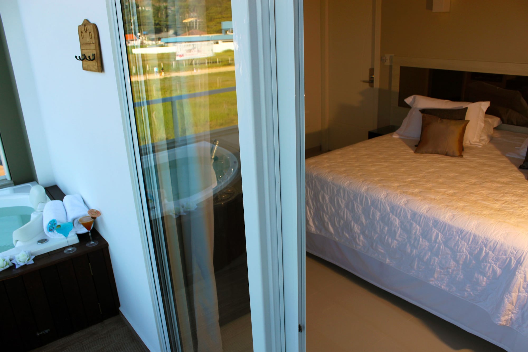 جناح بسرير كينج بإطلالة على البحر بحوض جاكوزي، Reserva Praia Hotel 2/3
