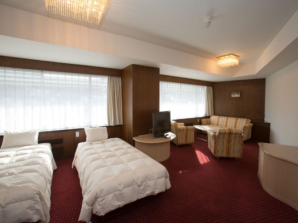 Atami New Fujiya Hotel 11/60