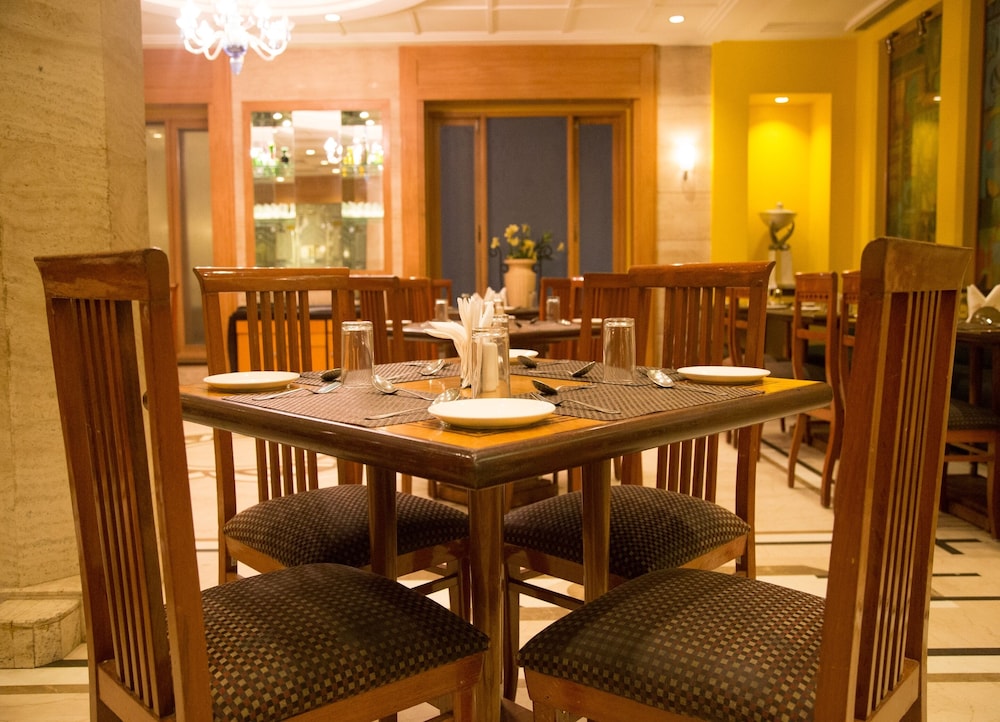Sarovar Portico Kalupur Ahmedabad 28/42