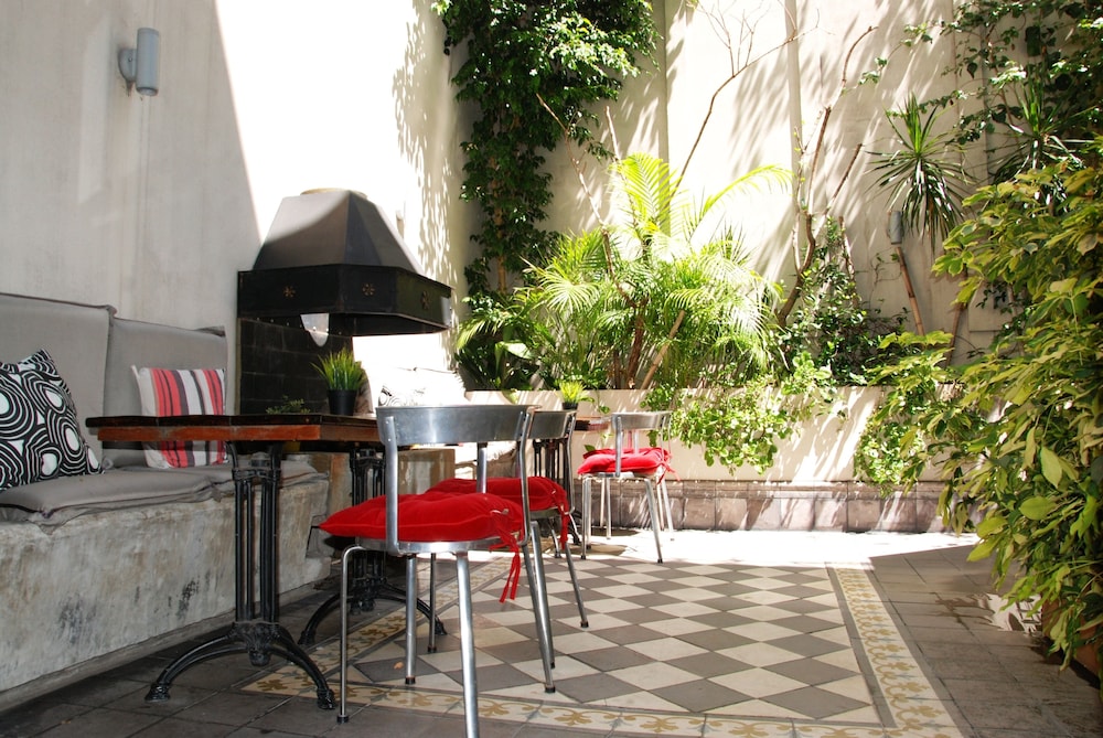 Miravida Soho and Wine Bar 80/87