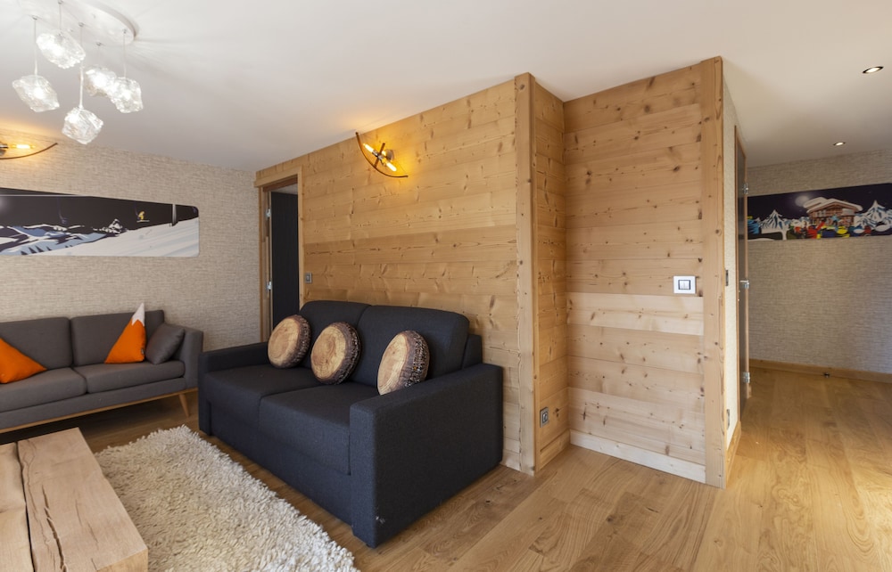 Base Camp Lodge 32/50