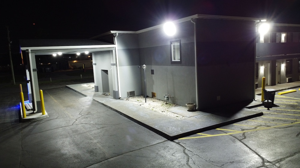 Days Inn By Wyndham Indianapolis East Post Road 4/54