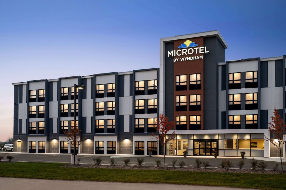 Microtel Inn and Suites by Wyndham Aurora 1/49