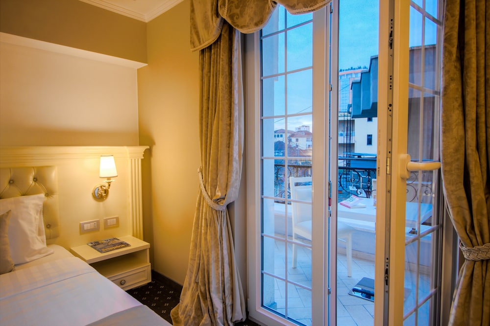 Lot Boutique Hotel 17/37
