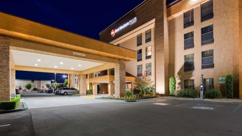 Best Western Plus Fresno Airport Hotel 5/68