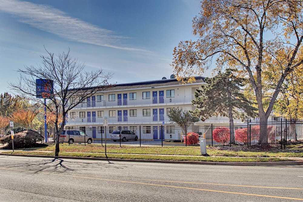 Motel6 Capitol Heights, MD - Washington 6/28