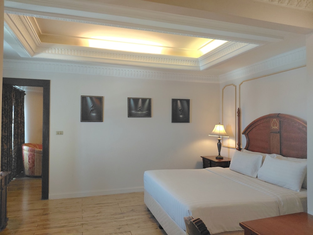 Four Seasons Place Pattaya 24/80