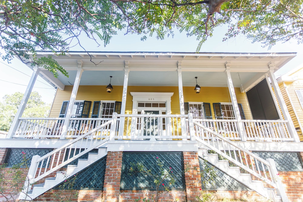 Anchuca Historic Mansion & Inn 1/49