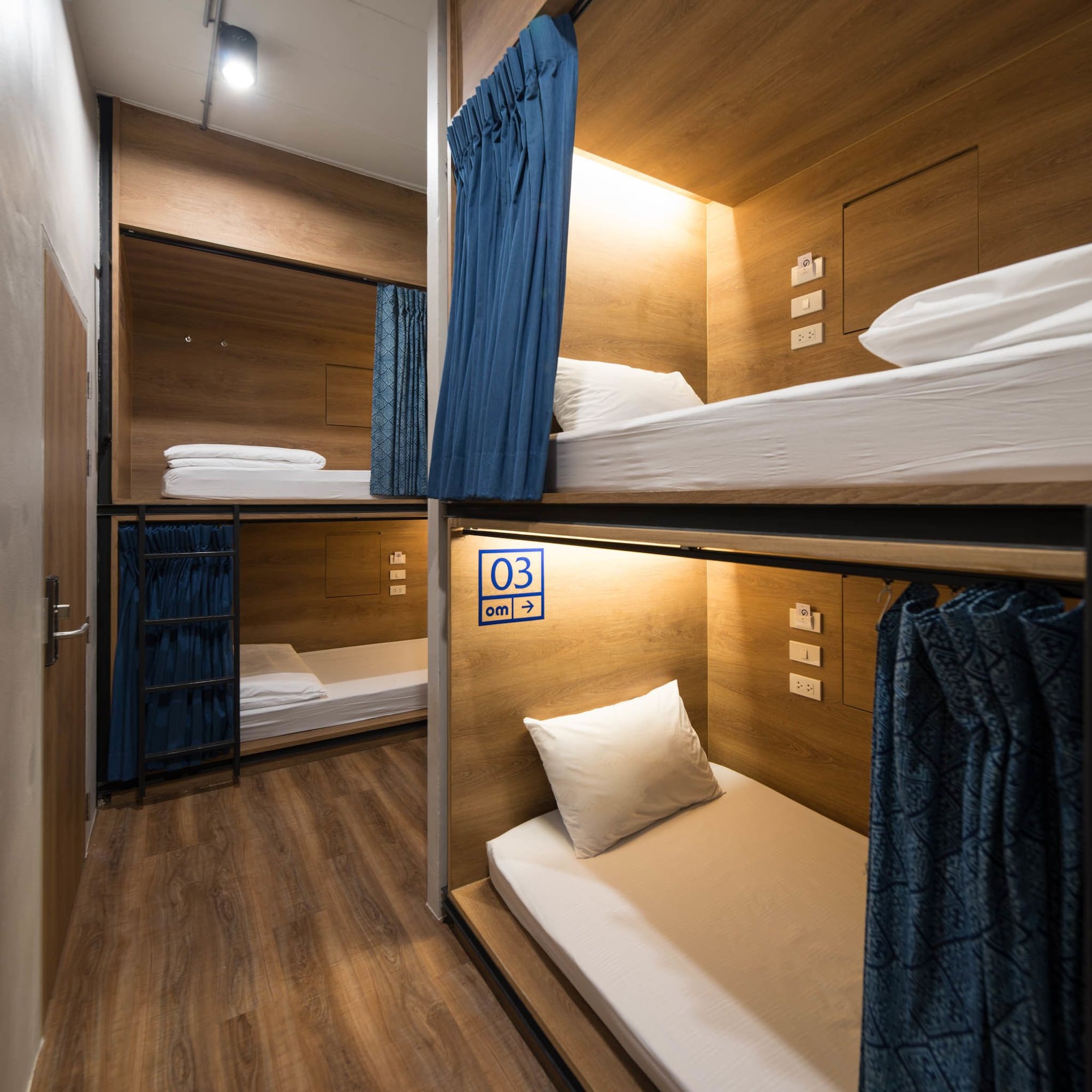 MIXED DORM, DELUXE, 4 BEDS