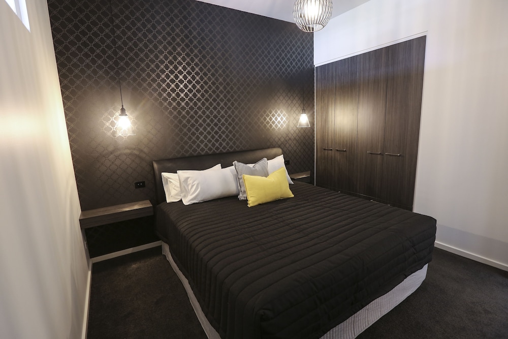 Indulge CBD Apartments 15/50