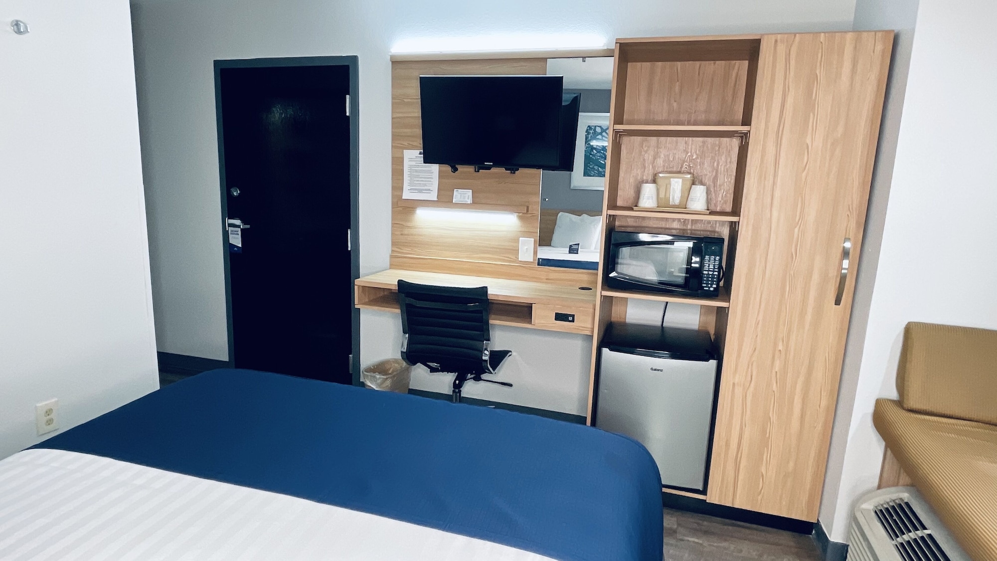 ROOM, QUEEN BED, ACCESSIBLE