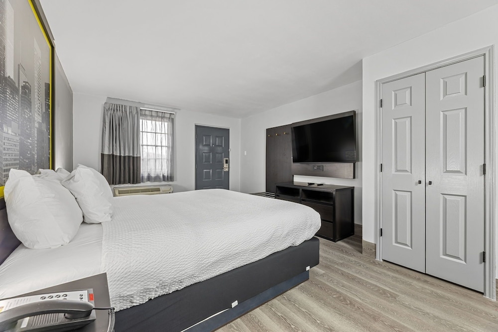 Super 8 by Wyndham Texas City 21/50