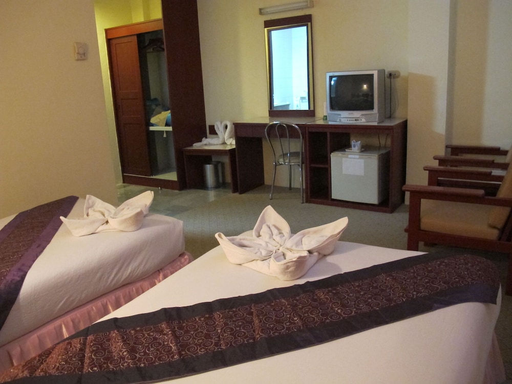 Chumphon Palace Hotel 25/47