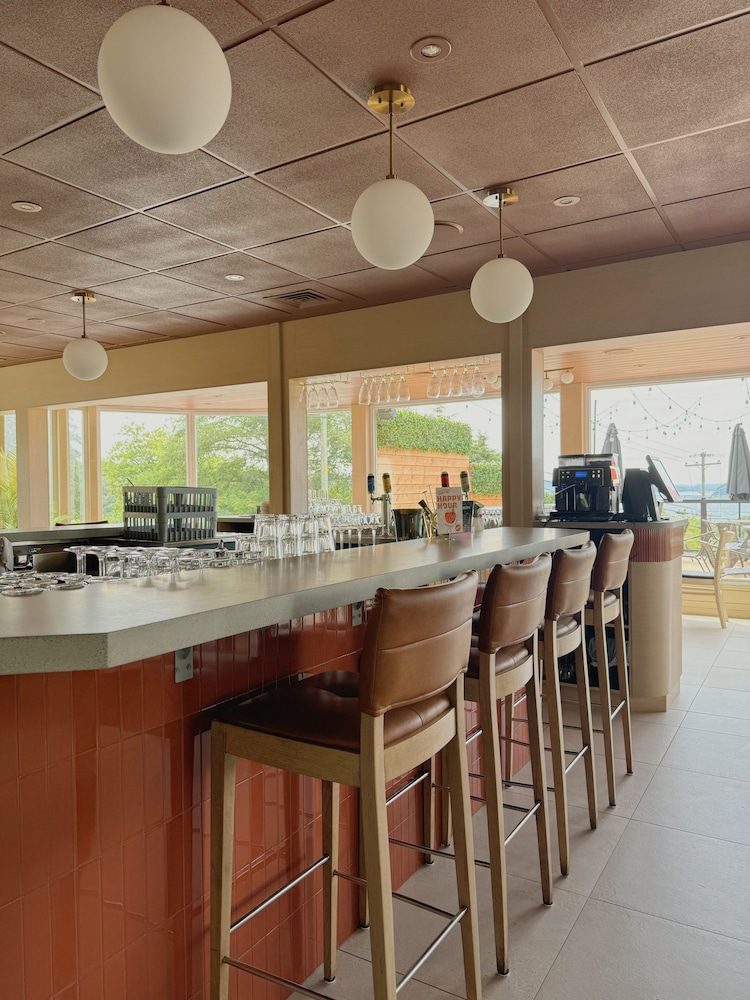 Auberge Resto Le Parasol 28/48