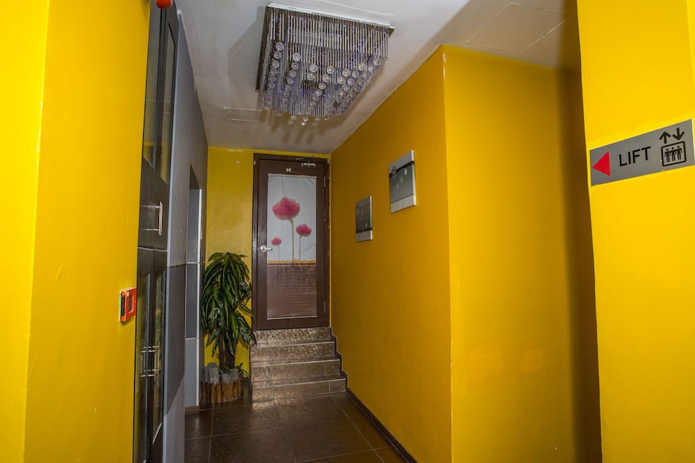 OYO 44037 King Park Hotel 24/30