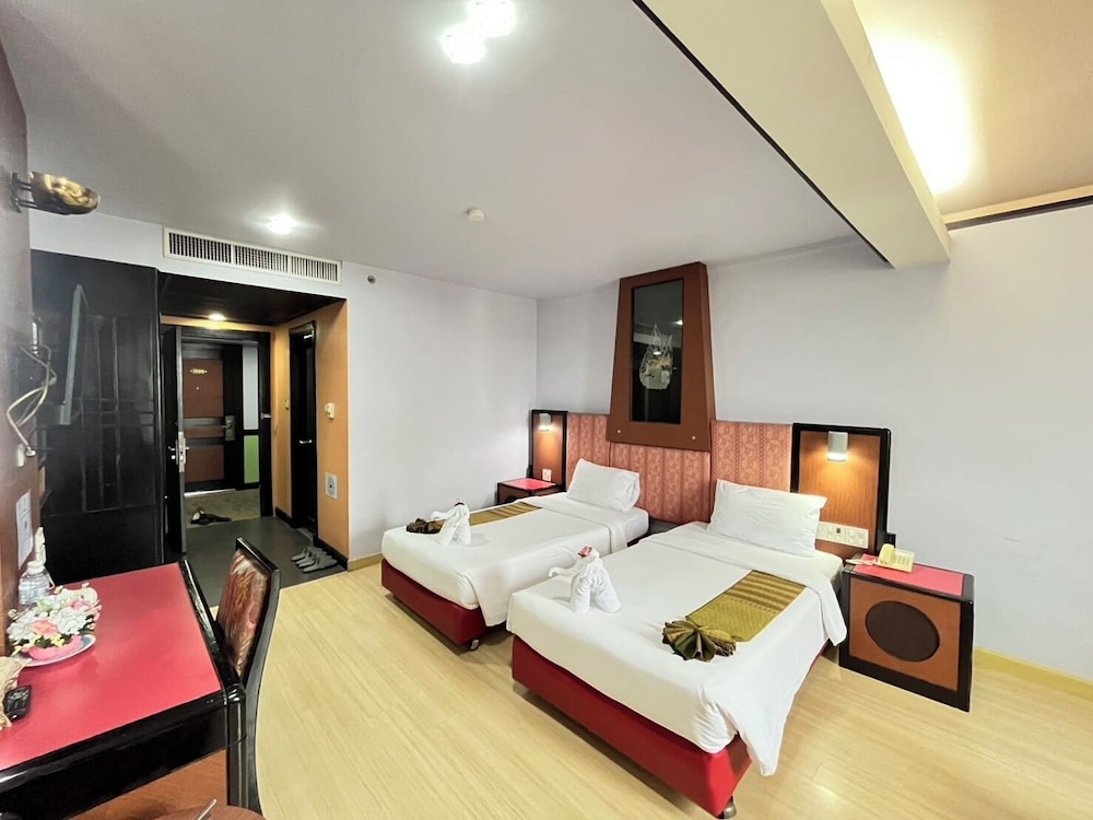 BP GRAND TOWER HOTEL 30/59