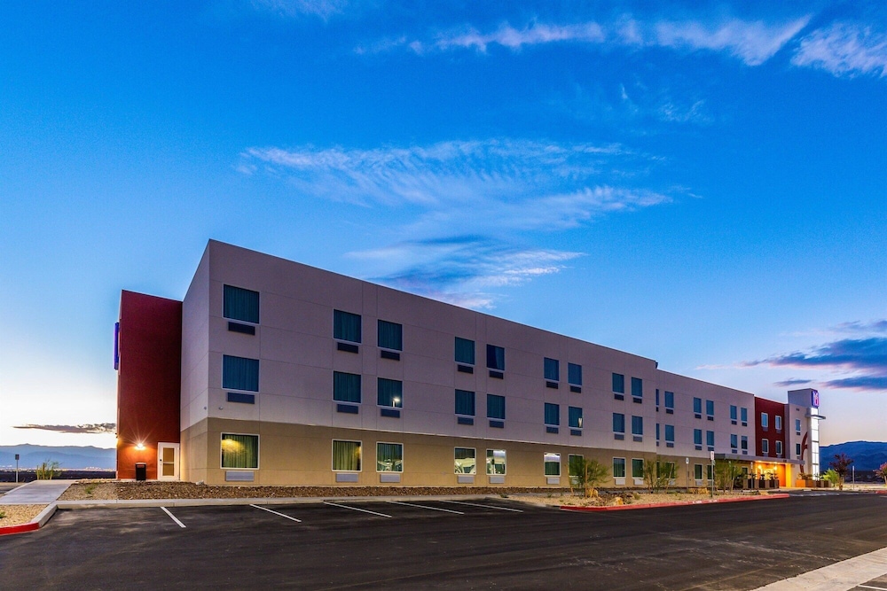 Motel6 Las Vegas, NV - Motor Speedway 7/48