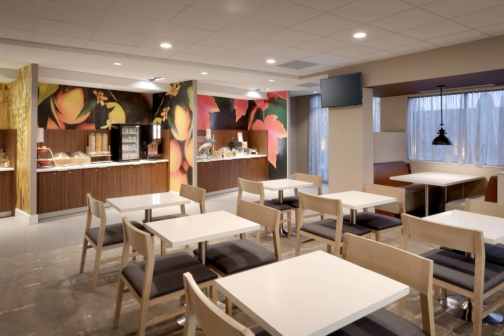 Fairfield Inn & Suites by Marriott Springfield North 31/47