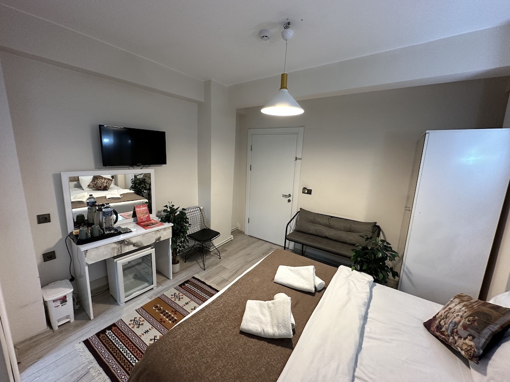 Galapera Hotel 32/50