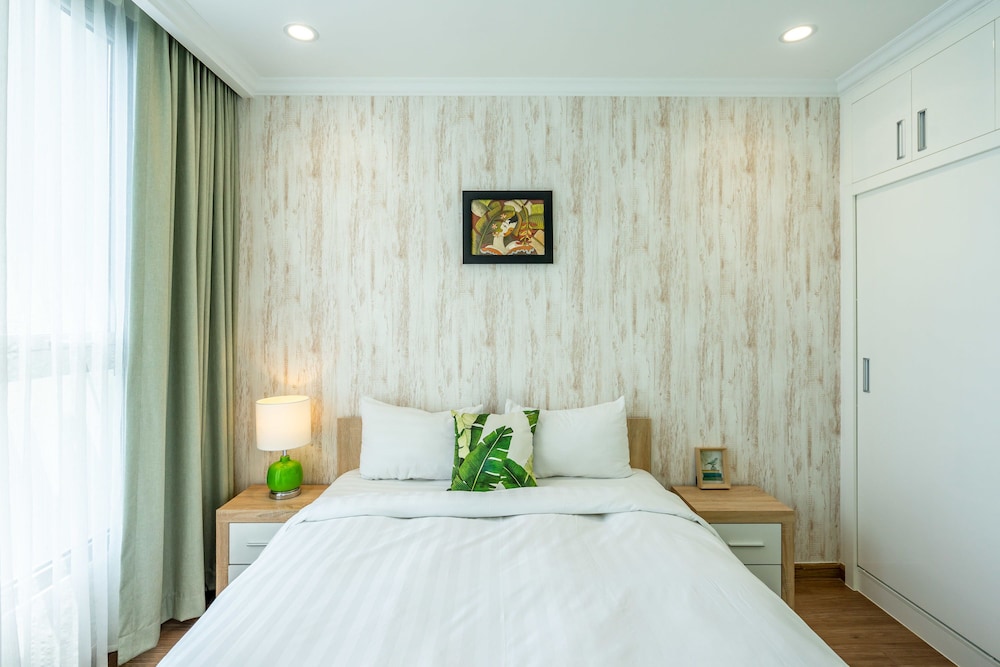 Hoasun Boutique Apartment - Vinhomes Central Park 11/50