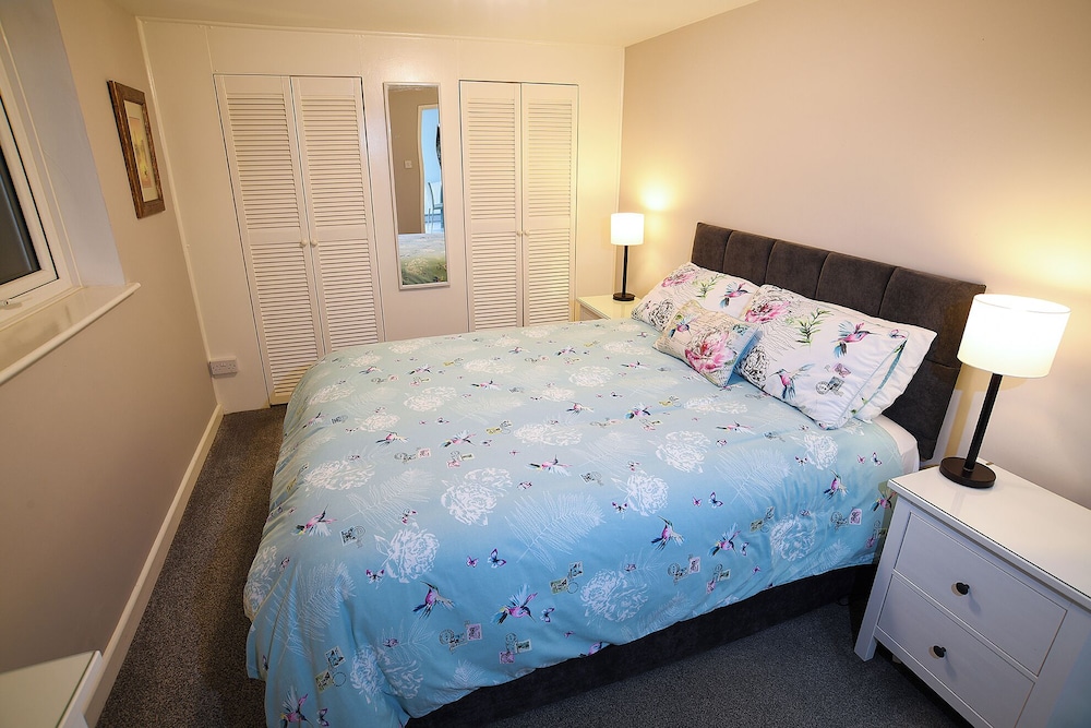 Twelve Self Serviced Apartments 10/50
