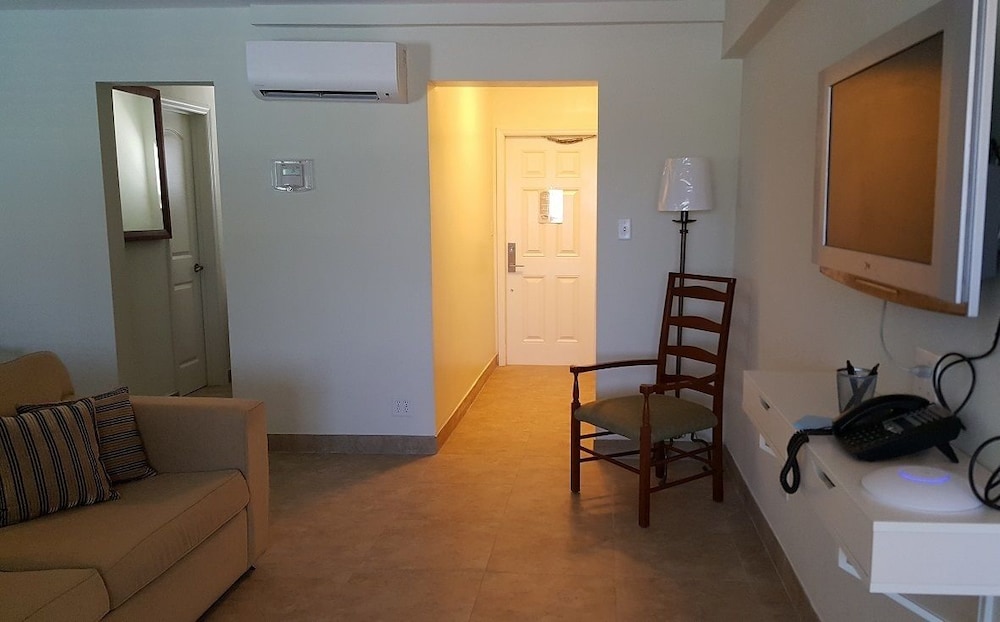 Le Cabanon Motel 49/50