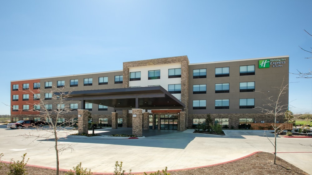 Holiday Inn Express & Suites Fort Worth North - Northlake 3/58
