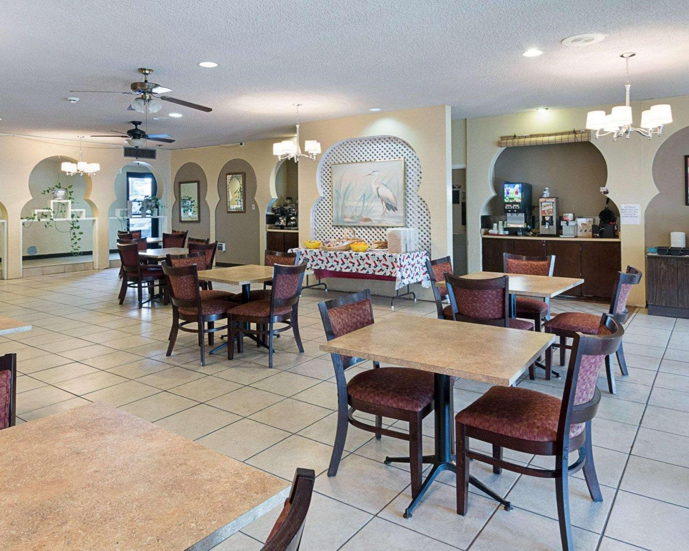 Econo Lodge San Angelo 15/19