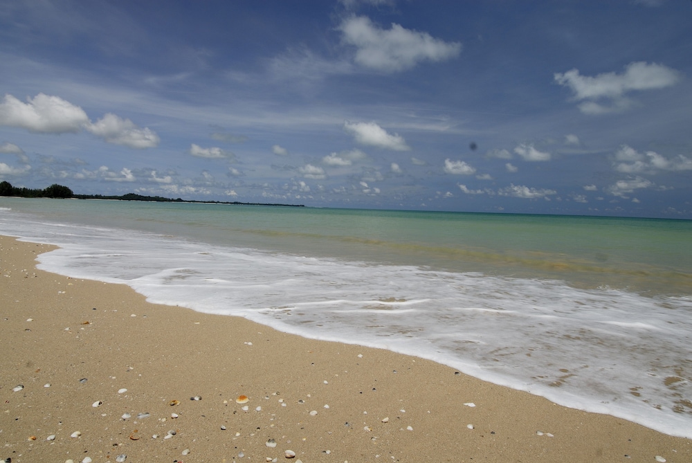 Bangsak Village - Adults Only 62/71