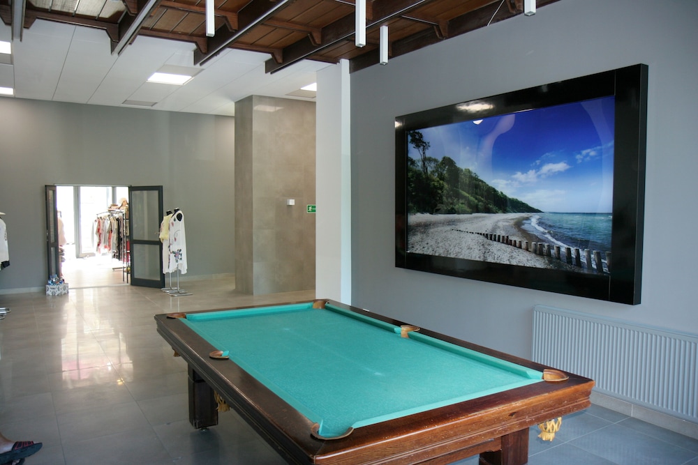 swimming pool spa