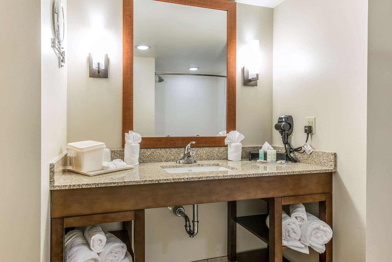 Comfort Suites Dunnellon near Rainbow Springs 40/40