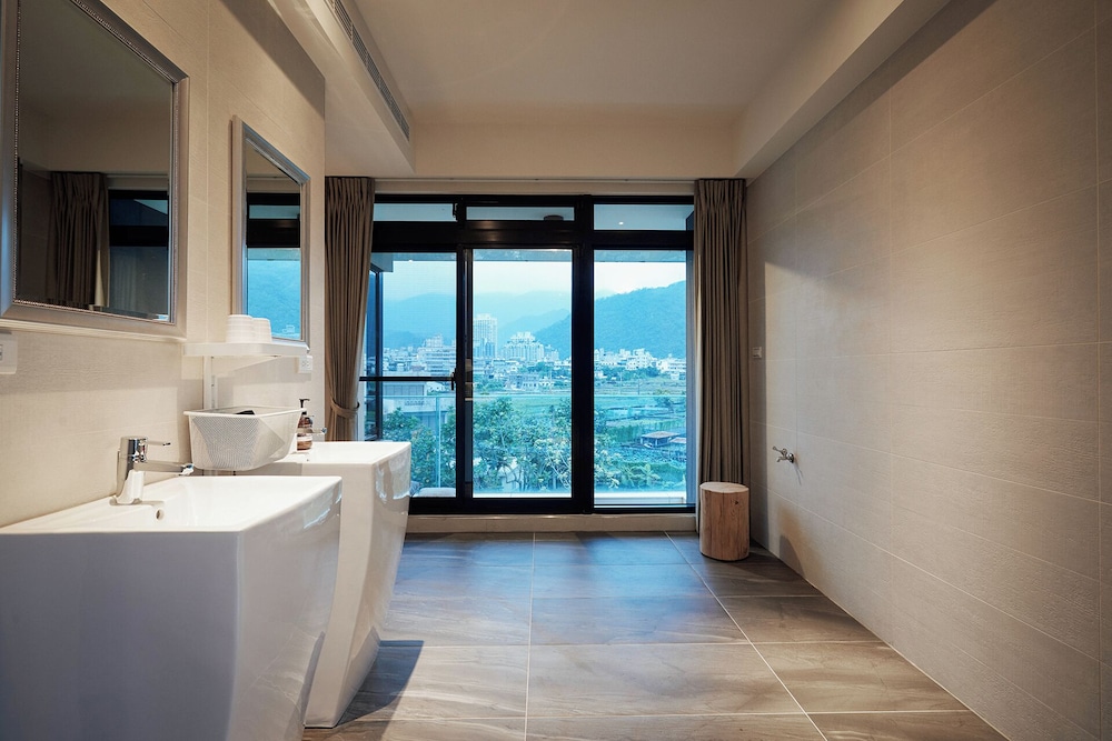 Onsense Villa 36/61
