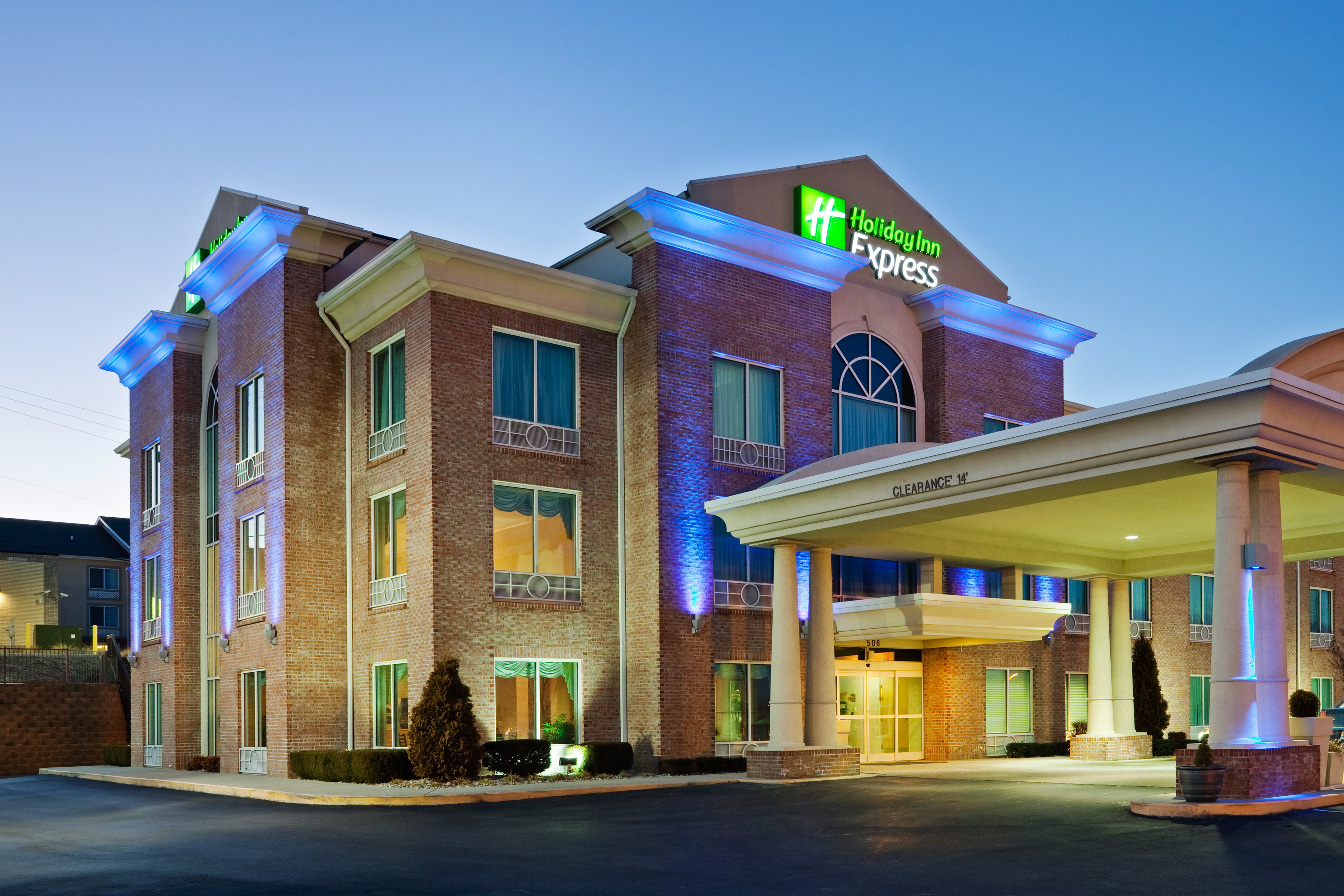 Holiday Inn Express Hotel And Suites London 27/27