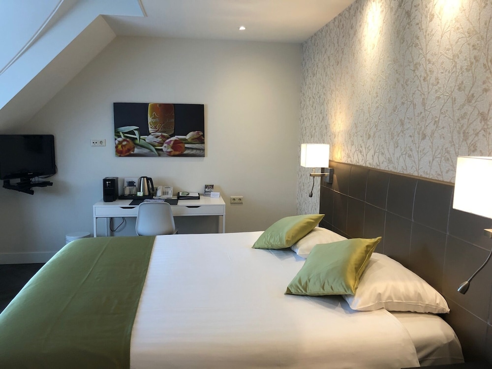 غرفة فاخرة بسريرين منفصلين، Hotel Restaurant Oud London 3/4