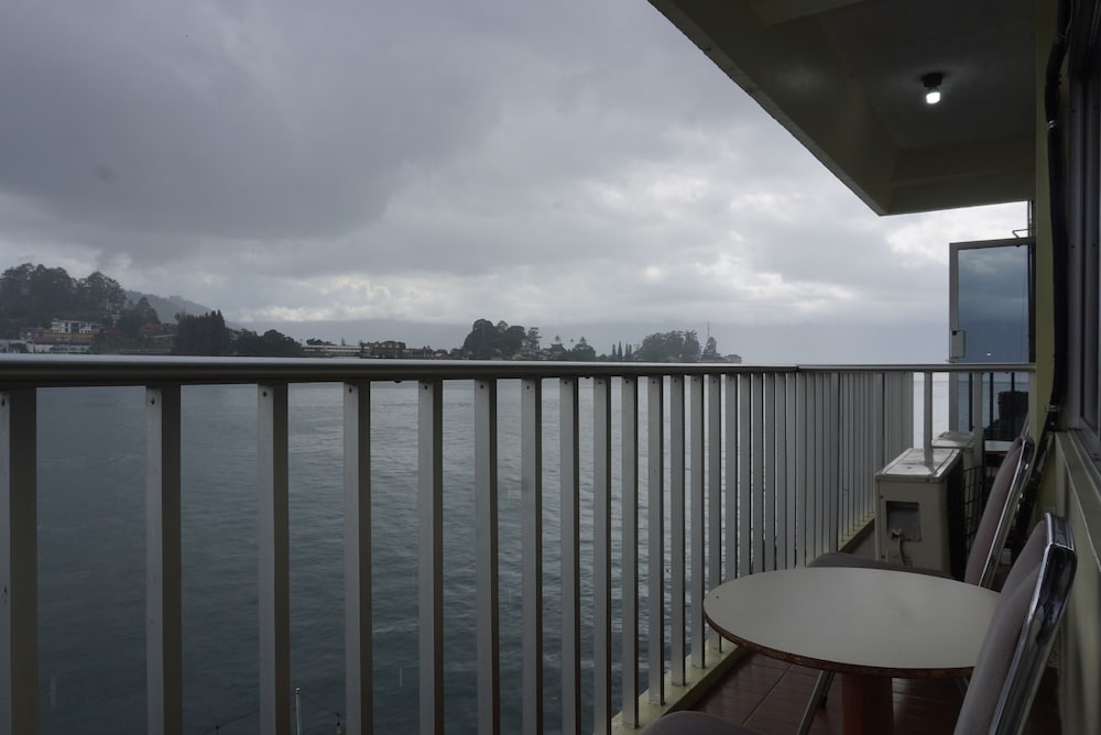 Siantar Hotel Parapat 4/44