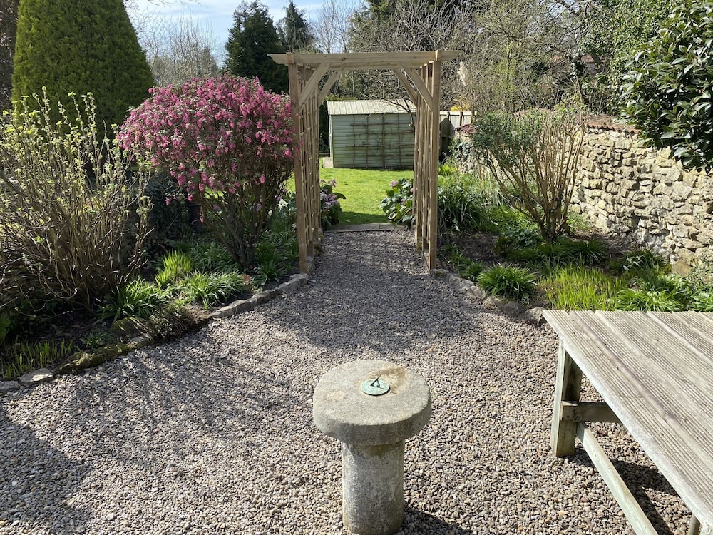 Plumpton Court 48/57