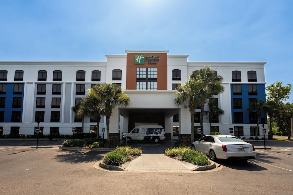 Holiday Inn Express & Suites Jacksonville SE- Med Ctr Area 51/55