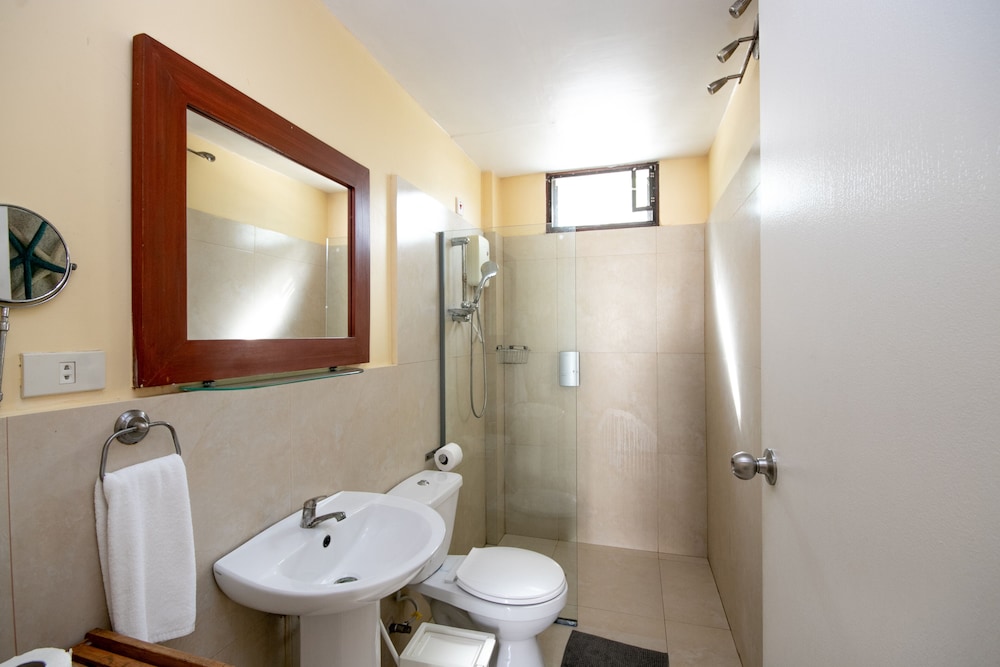 Reef Beach Resort 67/69