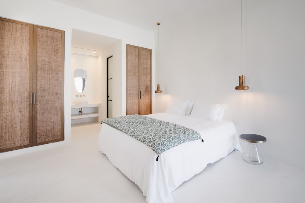 Suite, King Bed, Hot Tub, Terrace